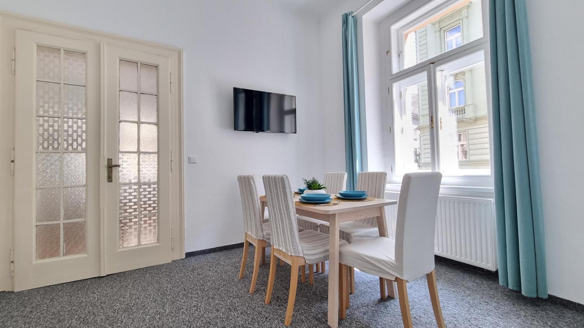 Finnem Rentals Tyrsova Prague Exterior photo