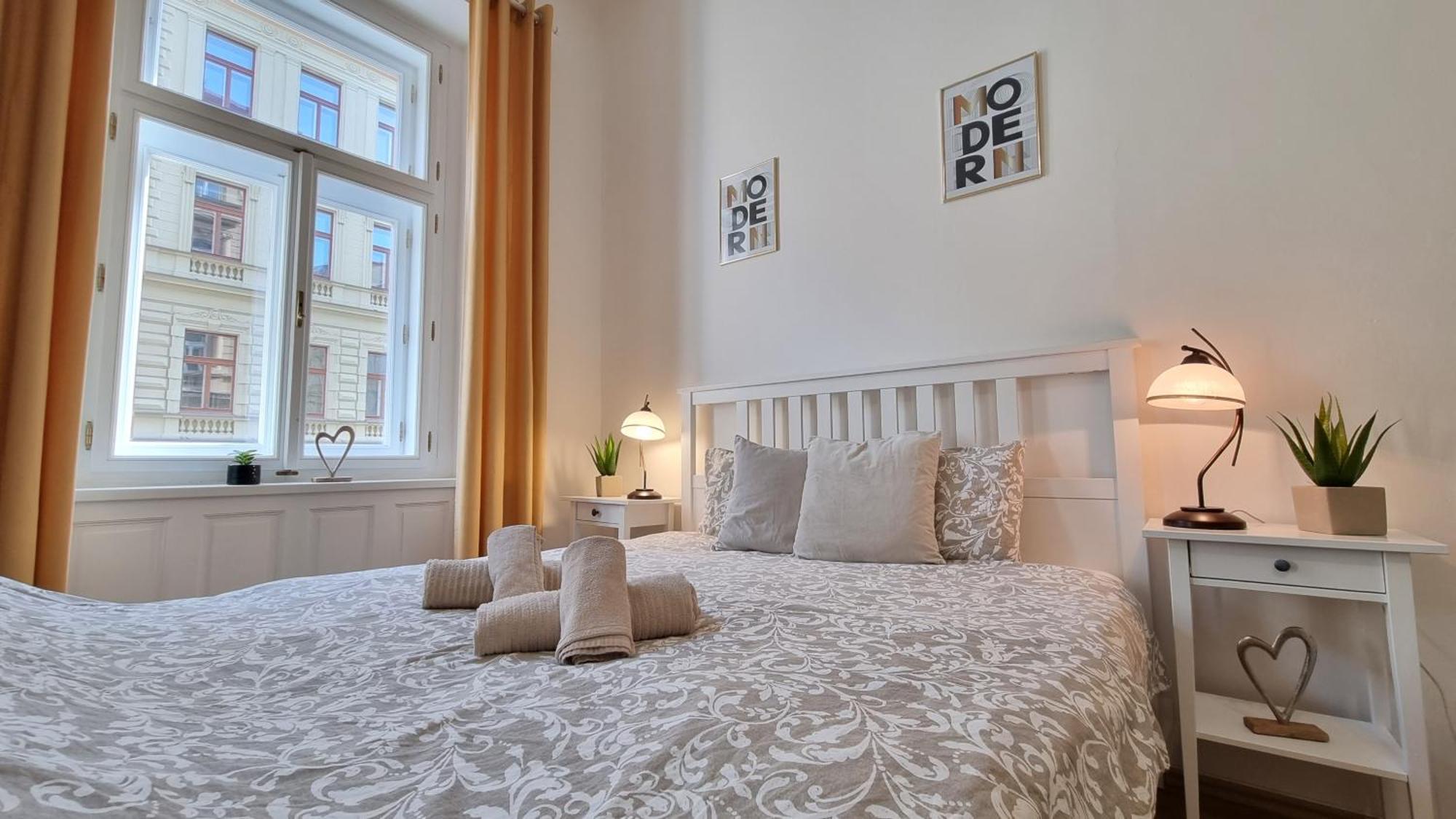 Finnem Rentals Tyrsova Prague Exterior photo
